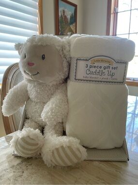NWT Little Miracles Cuddle Up Lamb Baby Gift Set - Cream
